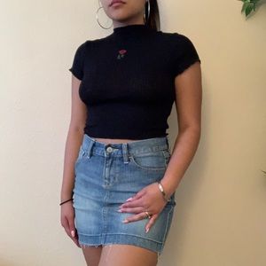NWOT Rose Ribbed Mock Neck Crop Top
